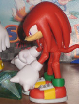 Jazwares 3 inch Knuckles side