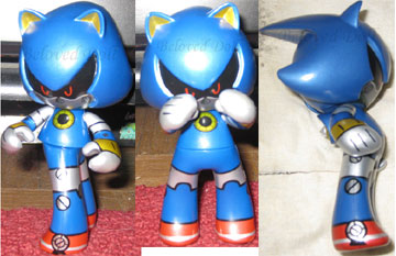 Juvi Metal Sonic poses