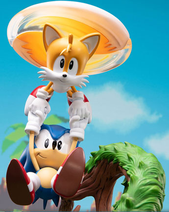 Sonic Tails diorama close-up